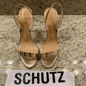 VGUC Schultz Gold Heels. Worn only once. Size 10.